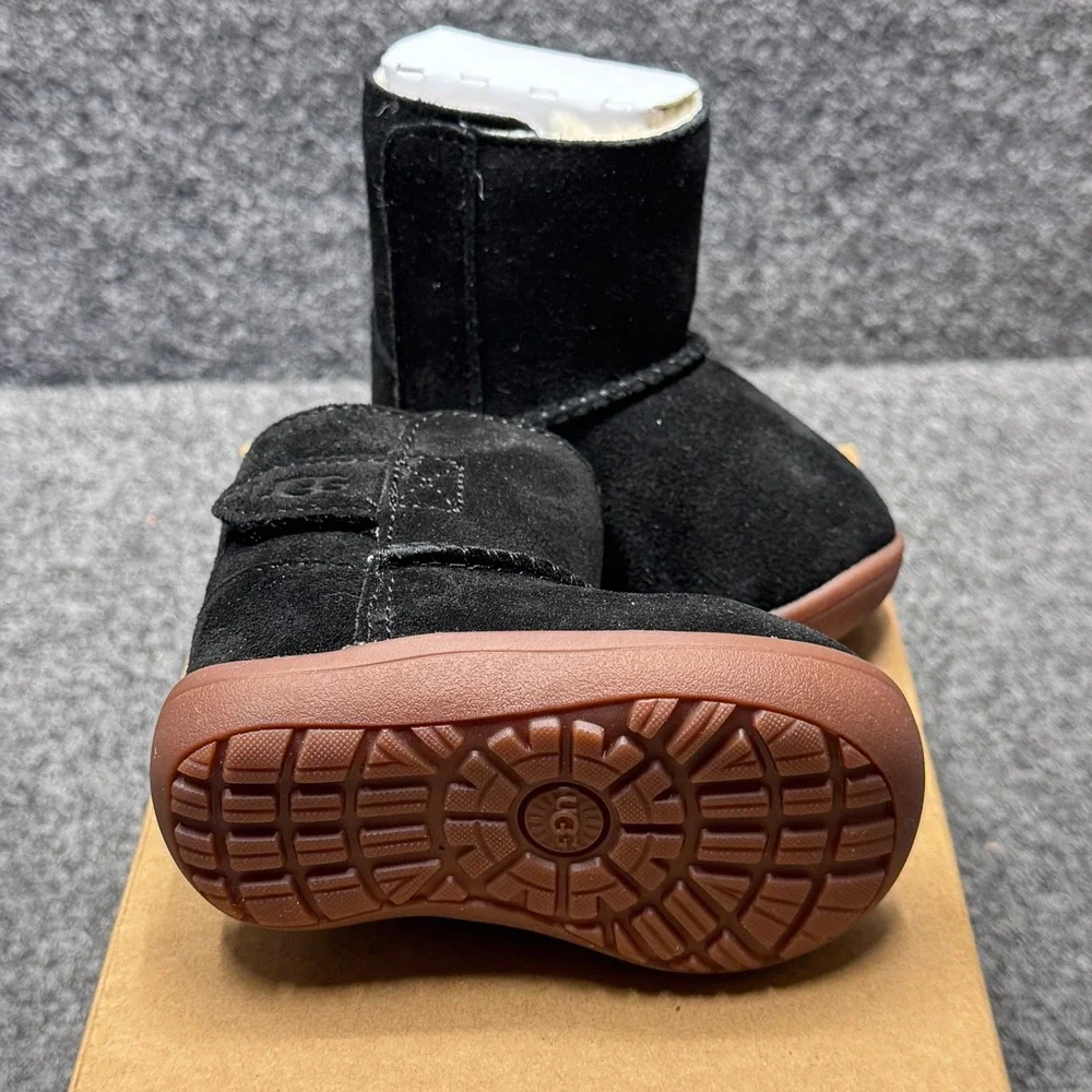 UGG Keelan II Boot Toddler Size 3 Black Suede Shearling Winter Cozy Minimalist